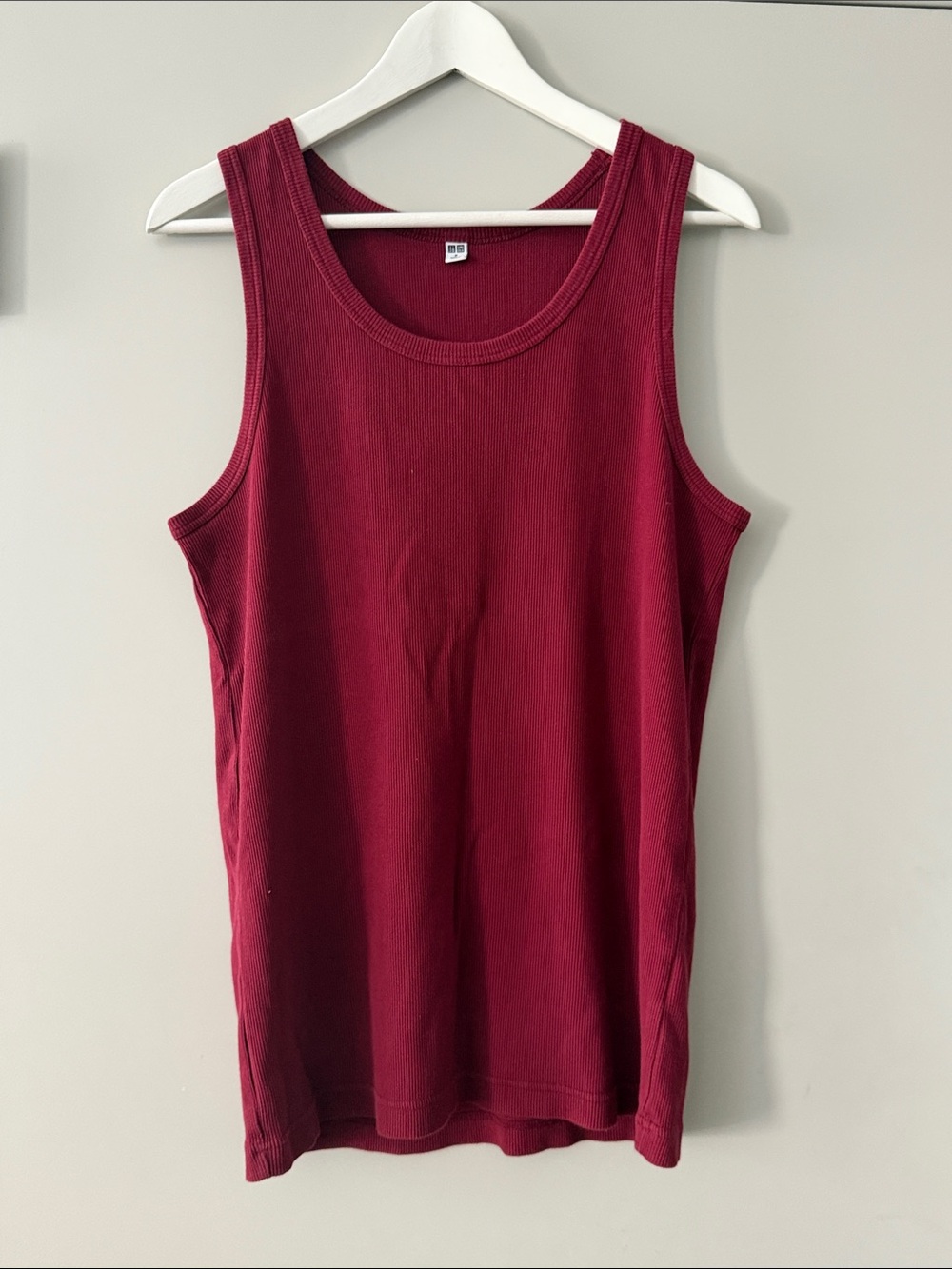 Uniqlo Men's Ribbed Tank Top - Burgundy